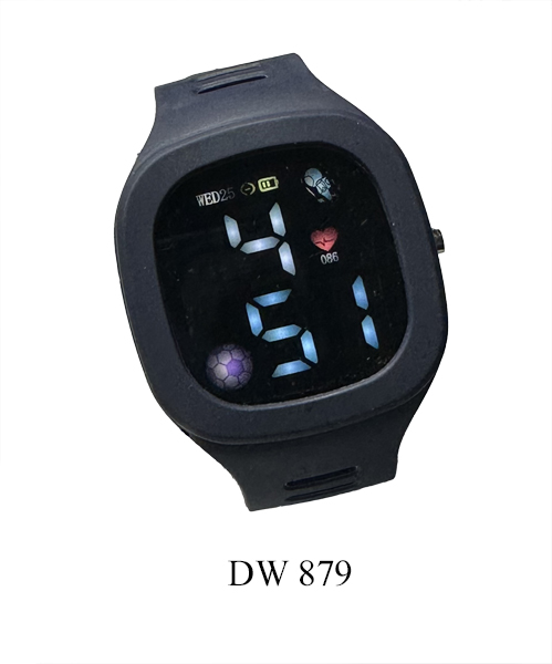DW 879
